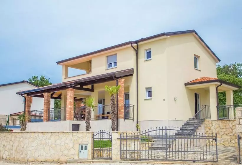 Beautiful And Modern Villa With Private Pool In Village Kastelir In Istria