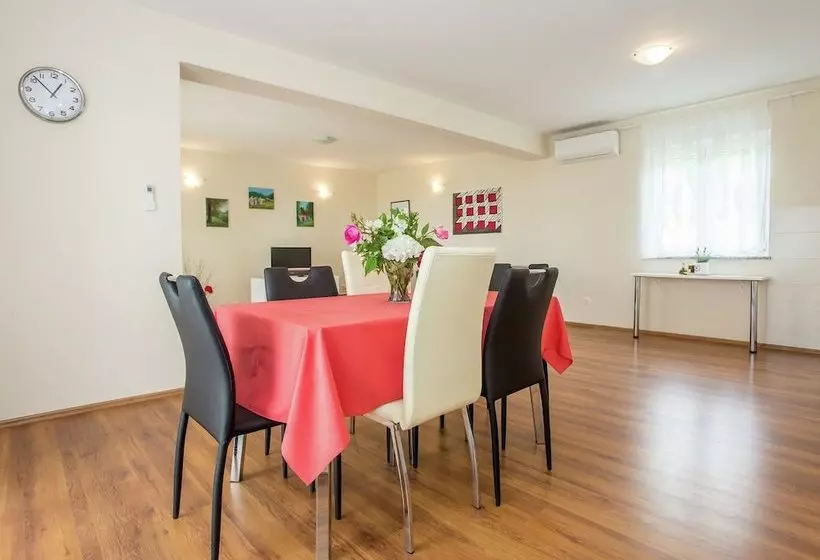 Beautiful And Modern Villa With Private Pool In Village Kastelir In Istria