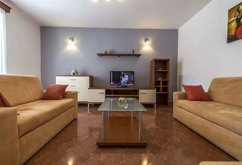 Beautifull Spacious Family Villa With Private Pool, Privacy And Relax Guaranteed