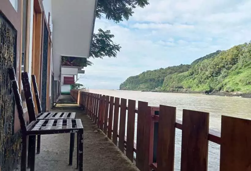 Hotel Bungalow Suwuk River View