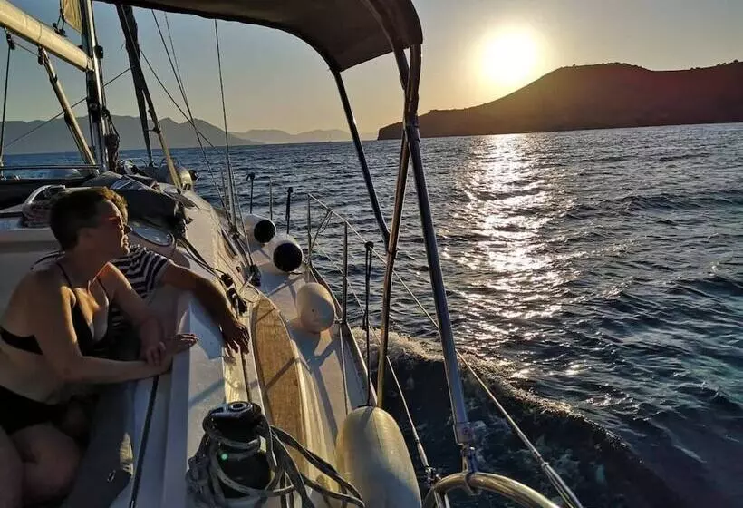 ホテル Sailing Yacht By Owner, Holidays To Greek Islands