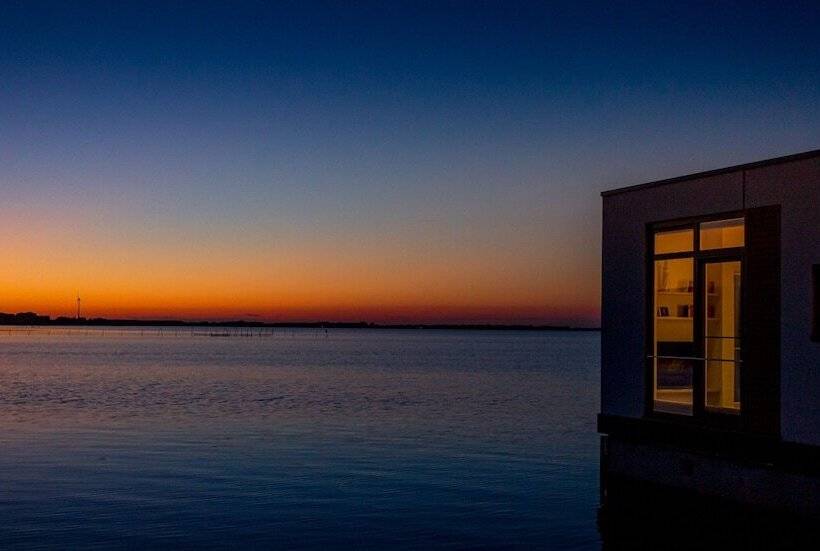 ホテル Well Hausboote