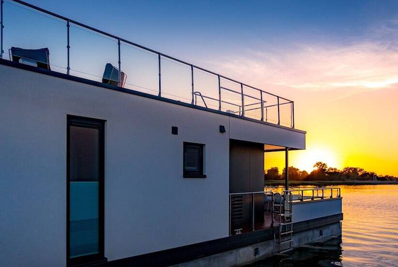 ホテル Well Hausboote