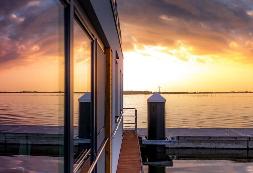 ホテル Well Hausboote