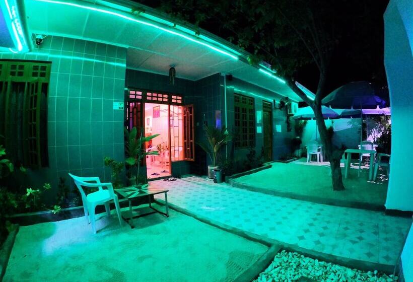 پانسیون Adroit Beach Inn