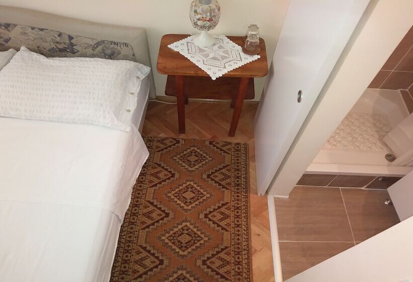 ペンション Rooms Brezak Lastovo