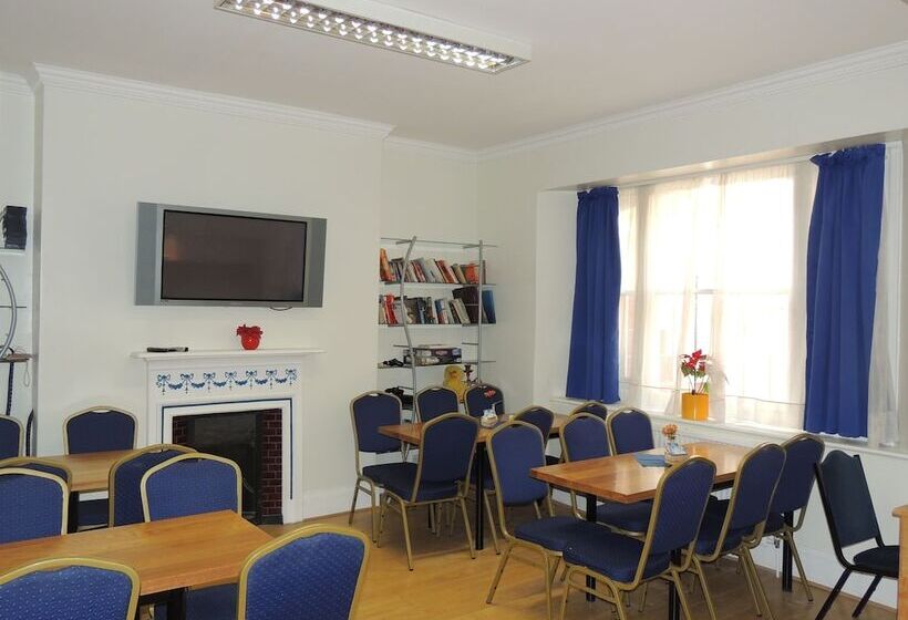 Dolphin Inn   The Lodge