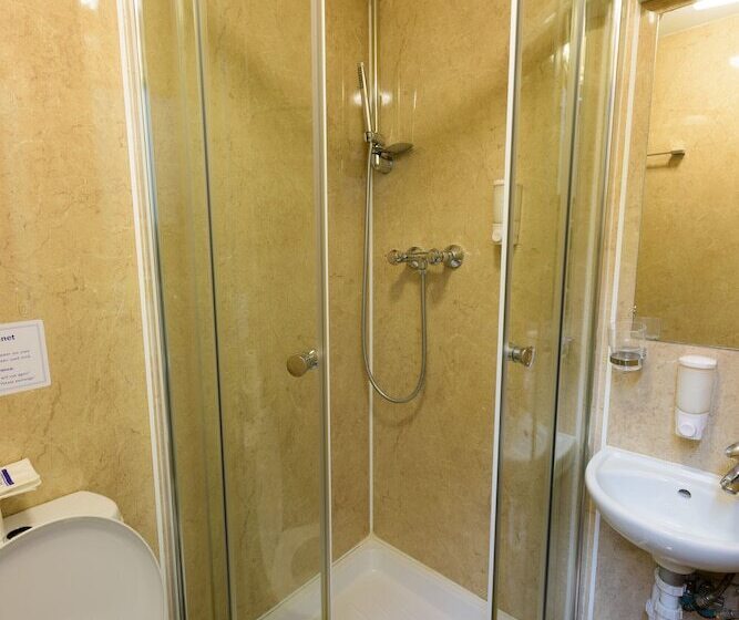 Dolphin Inn   The Lodge