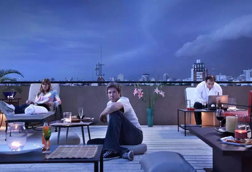 هتل Be Hollywood!