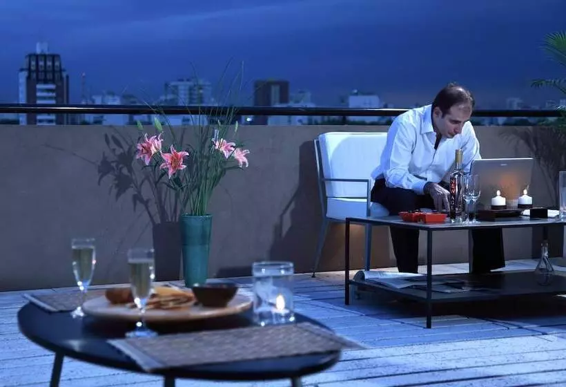 هتل Be Hollywood!