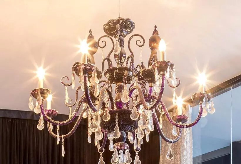 هتل Be Hollywood!