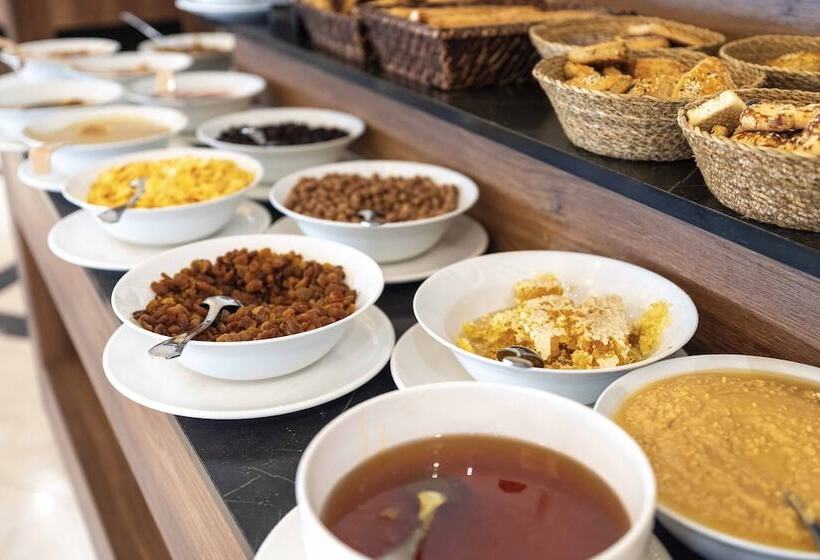 Отель Dedeman Sanliurfa