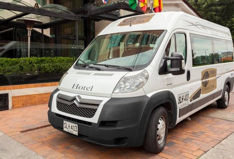 בית מלון כפרי Embassy Park