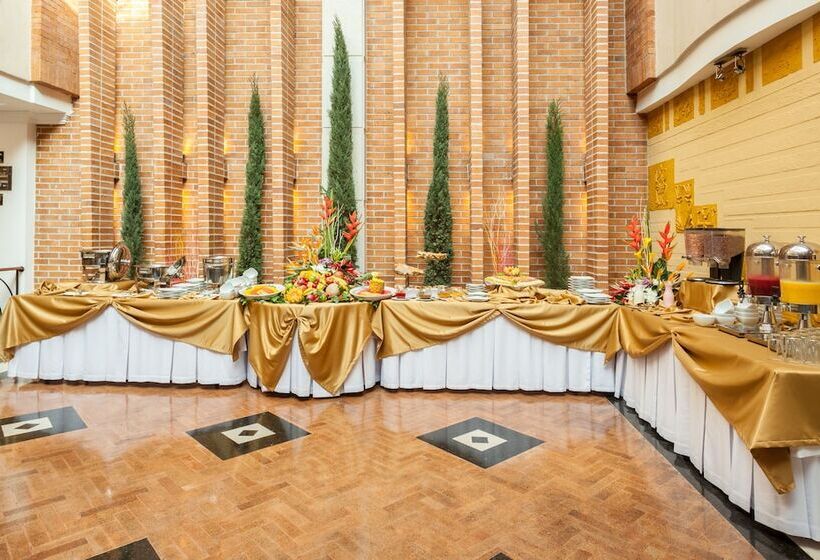 בית מלון כפרי Embassy Park