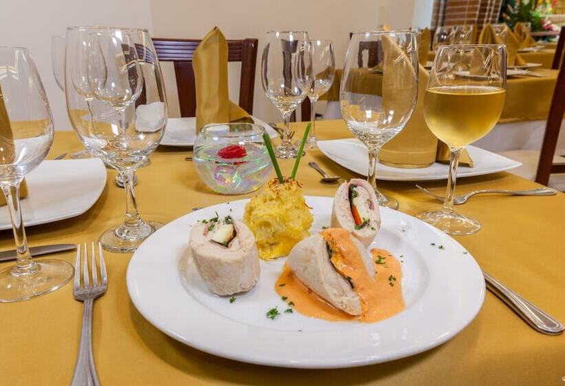 בית מלון כפרי Embassy Park