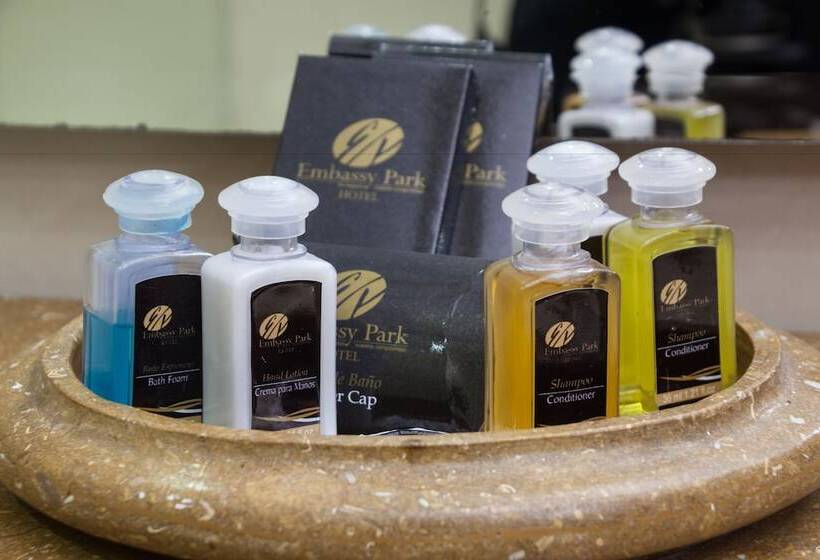 בית מלון כפרי Embassy Park