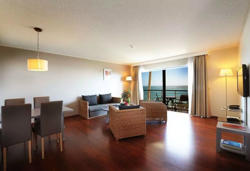 هتل Hilton Noumea La Promenade Residences