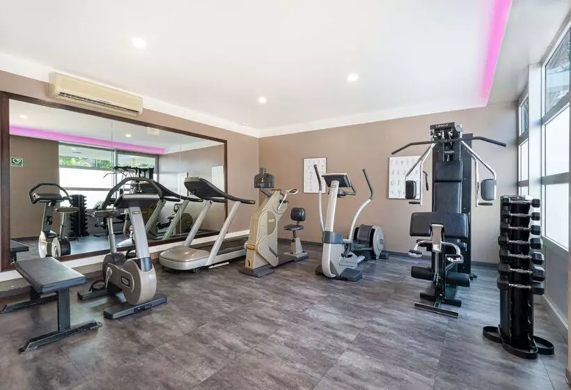 هتل Hilton Noumea La Promenade Residences