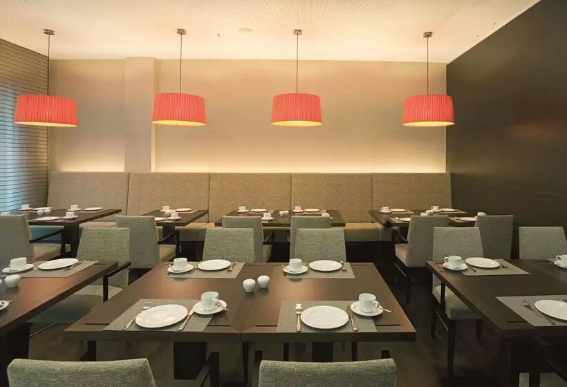 هتل NH Berlin Potsdamer Platz