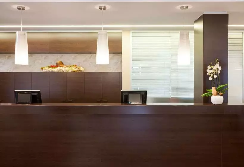 هتل NH Berlin Potsdamer Platz