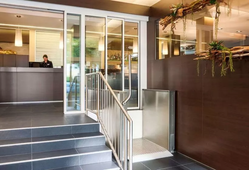 هتل NH Berlin Potsdamer Platz