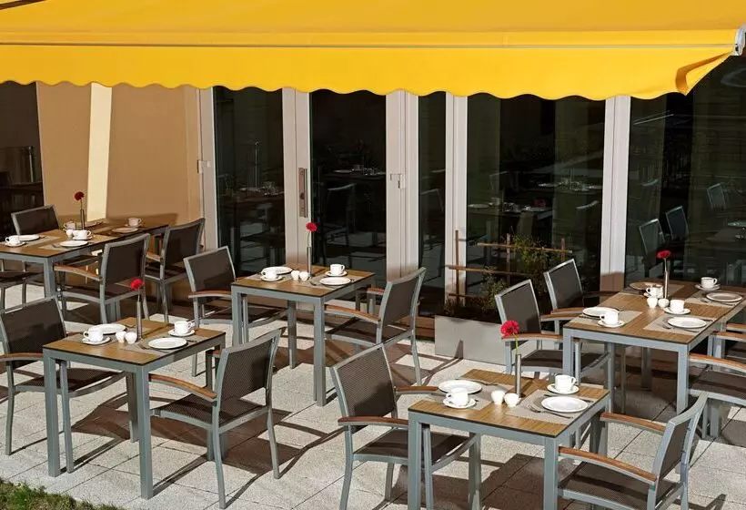 هتل NH Berlin Potsdamer Platz