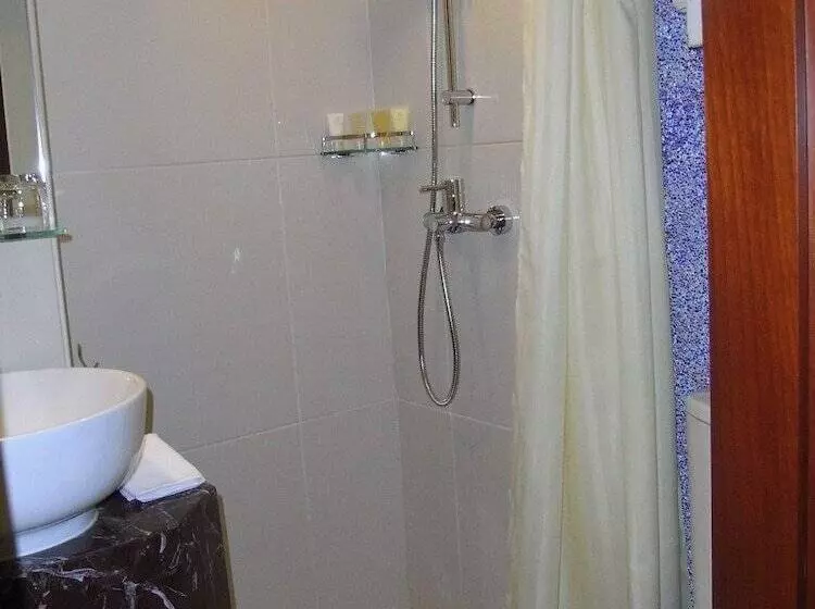 هتل Oriental Lander