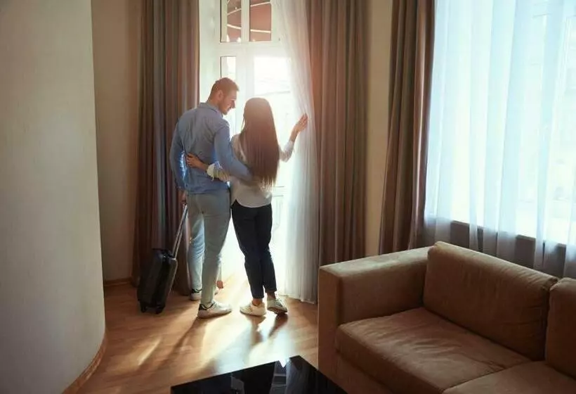 Senator Victory Square