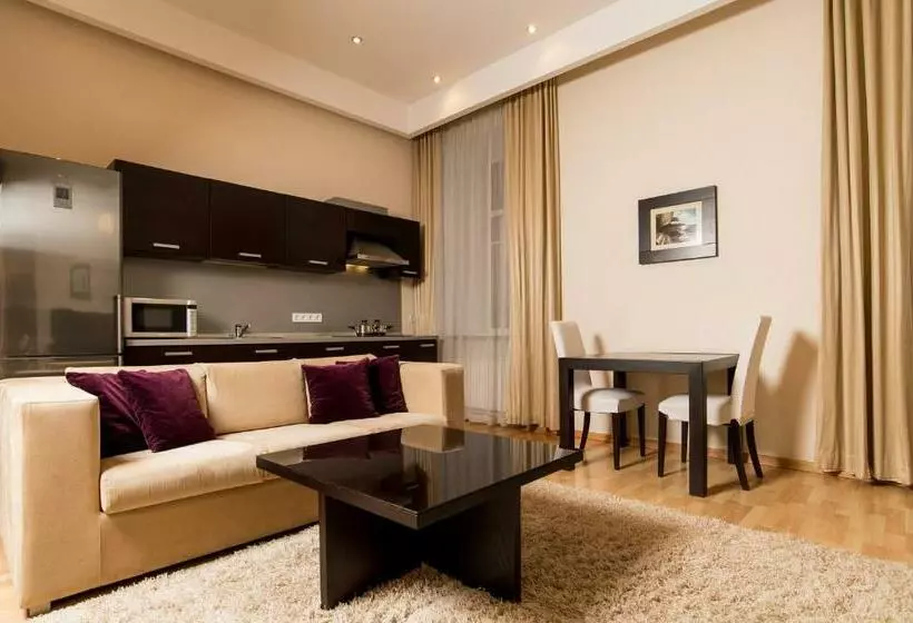 Senator Victory Square