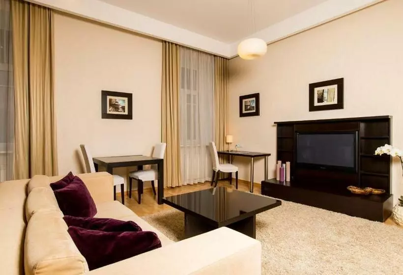 Senator Victory Square