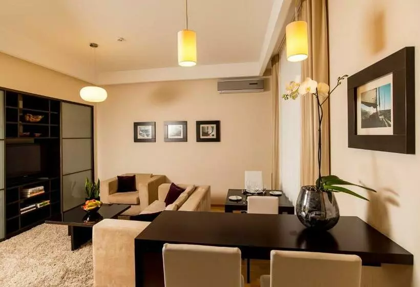 Senator Victory Square