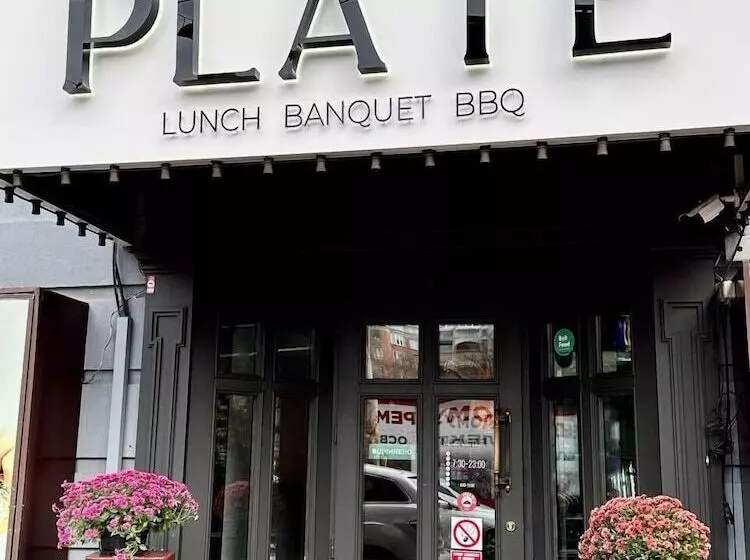 Senator Victory Square