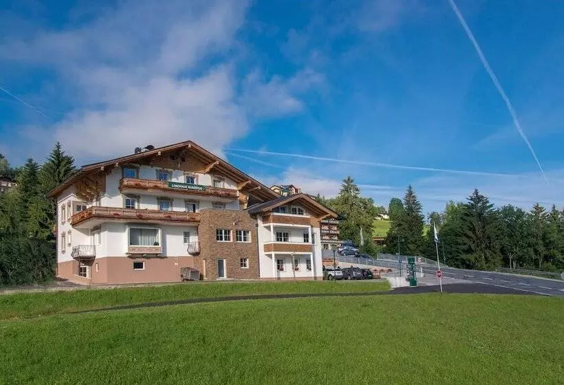 Hotelli Landhaus Hubertus Wellness & Breakfast