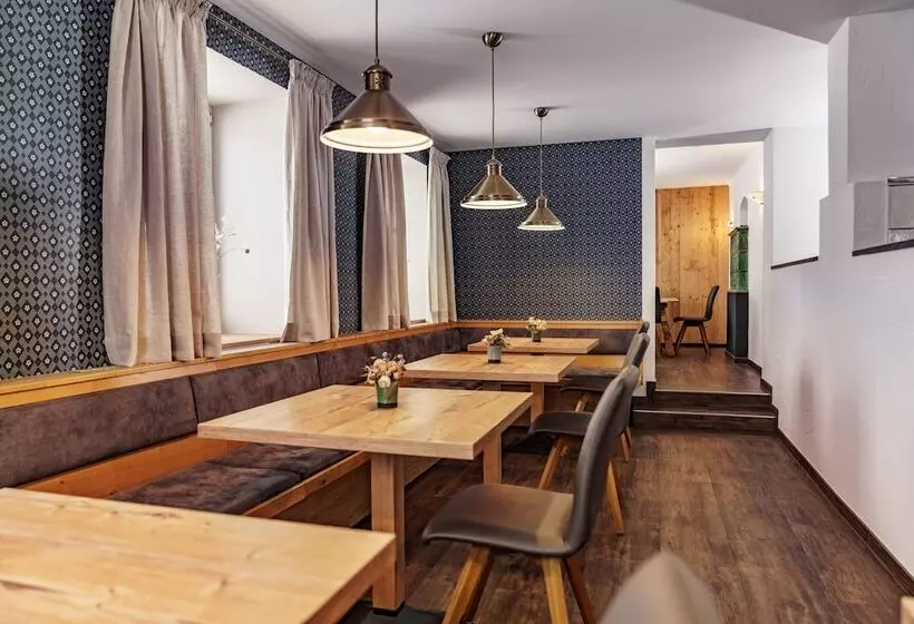 Hotelli Landhaus Hubertus Wellness & Breakfast