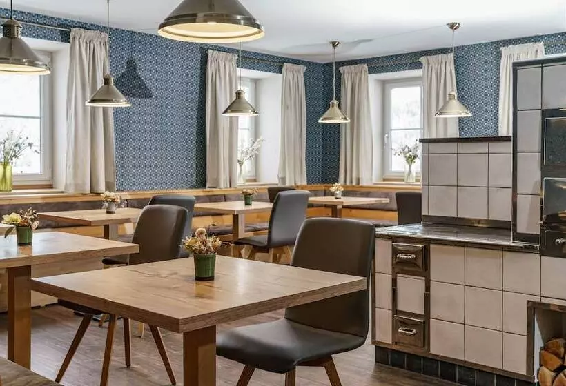Hotelli Landhaus Hubertus Wellness & Breakfast