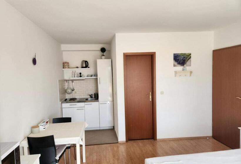 ペンション Apartments Neva Supetar