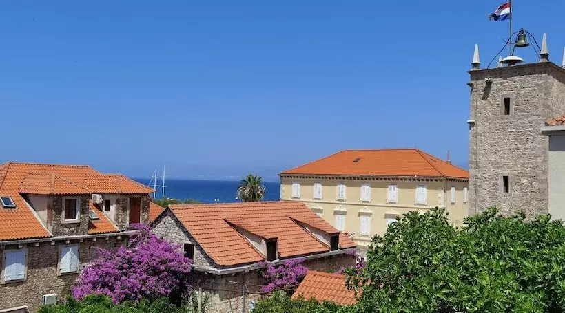 Majatalo Apartments Neva Supetar