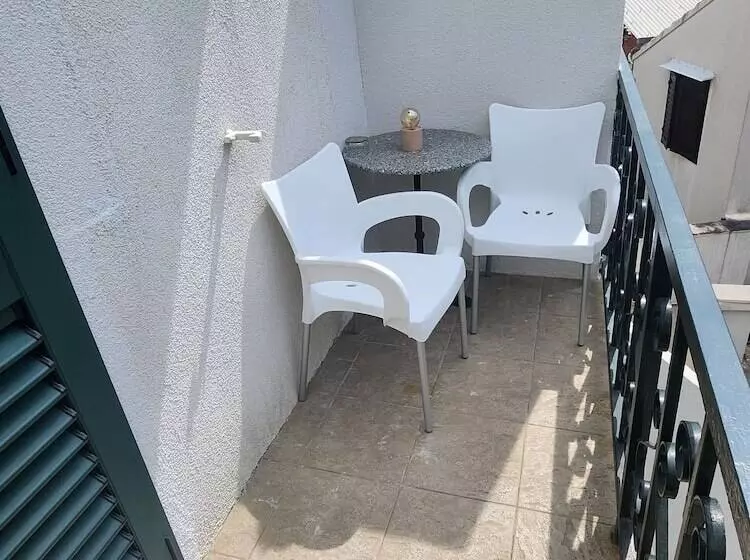 Majatalo Apartments Neva Supetar