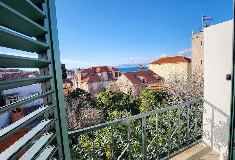 Majatalo Apartments Neva Supetar