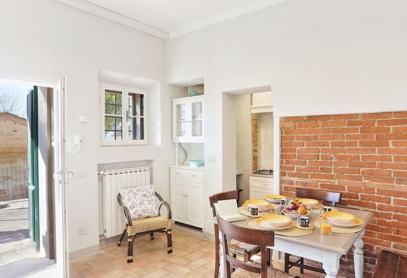 Spacious Cottage In Palaia With Private Pool