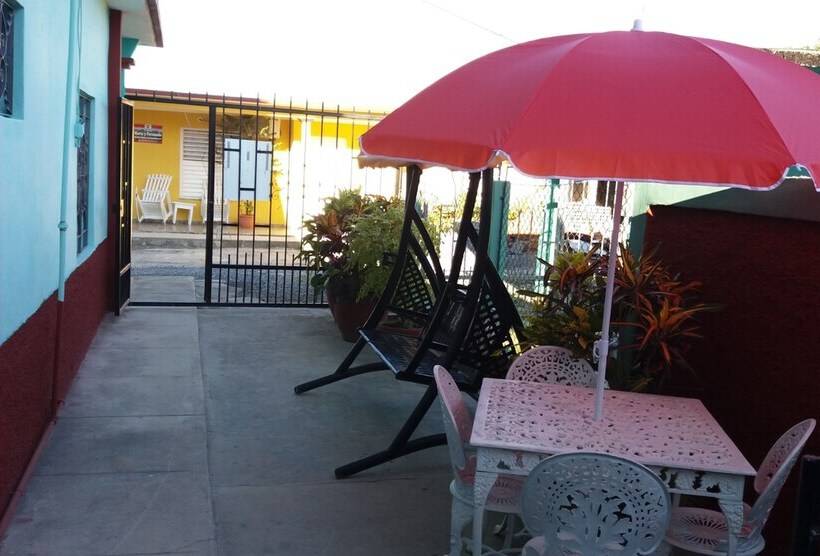 هتل Casa Dra Nancily Y Liday