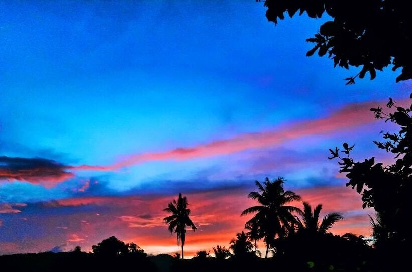 בית מלון כפרי Smallfrys Beach Resort