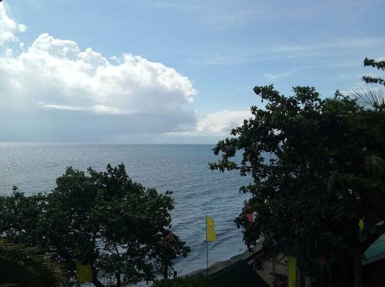 בית מלון כפרי Smallfrys Beach Resort