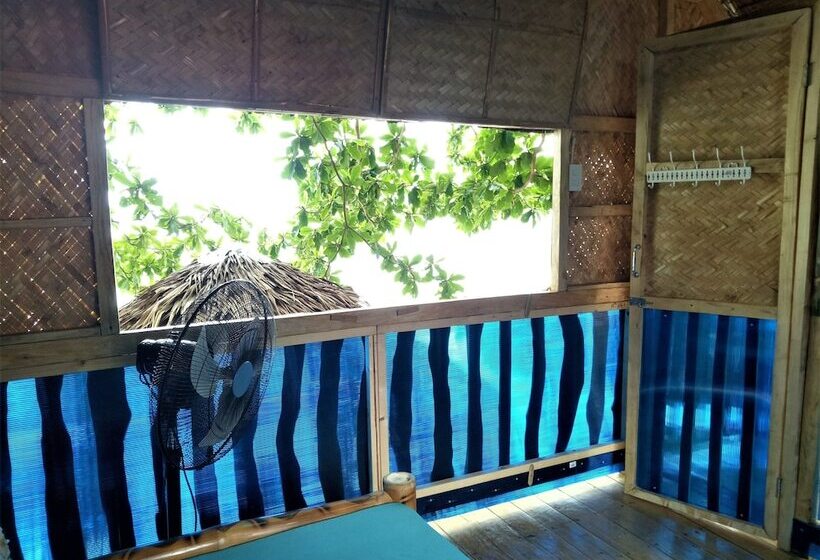 בית מלון כפרי Smallfrys Beach Resort