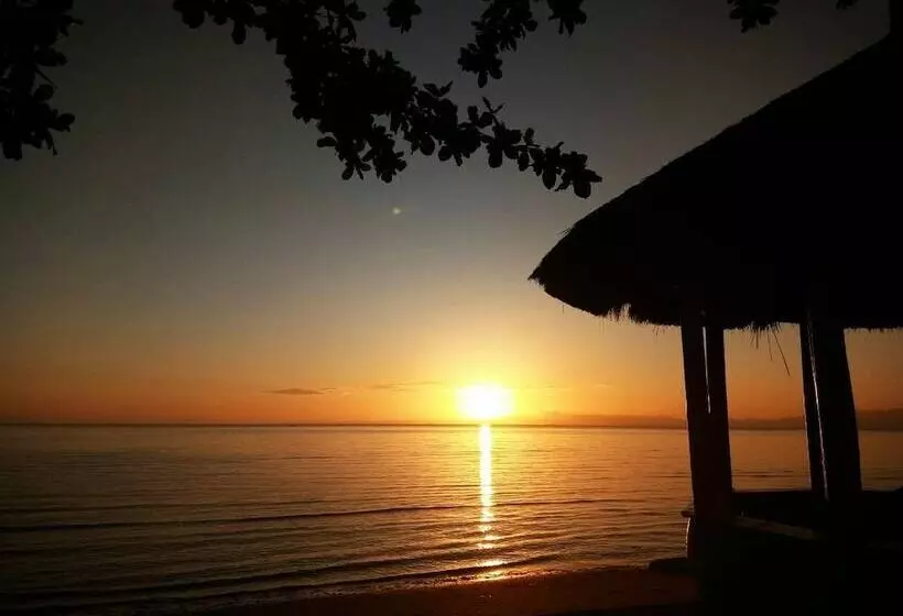 هتل Smallfrys Beach Resort