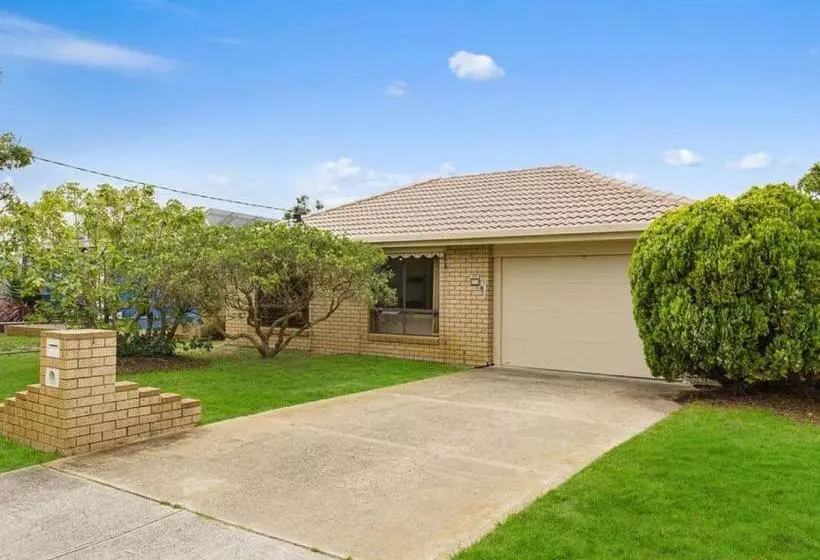 Aamiaismajoitus (B&B) Capel Family Home, Large Yard, Close To Beach