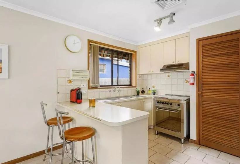 Aamiaismajoitus (B&B) Capel Family Home, Large Yard, Close To Beach