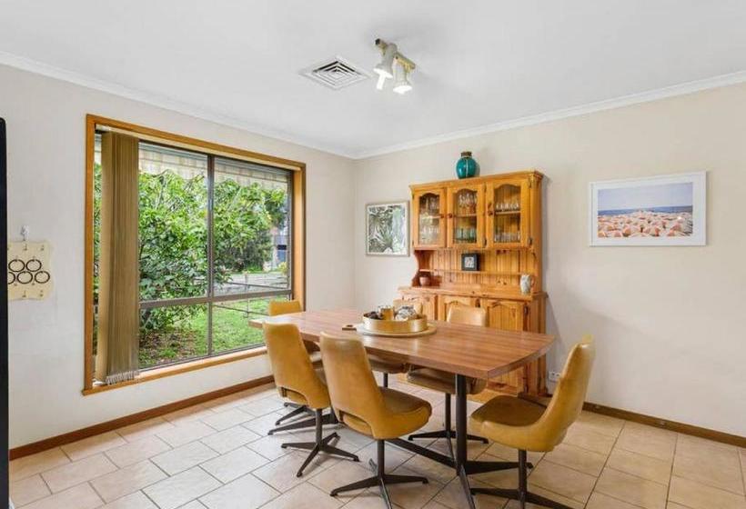 צימר Capel Family Home, Large Yard, Close To Beach