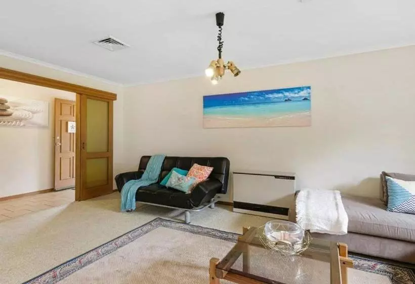 Aamiaismajoitus (B&B) Capel Family Home, Large Yard, Close To Beach