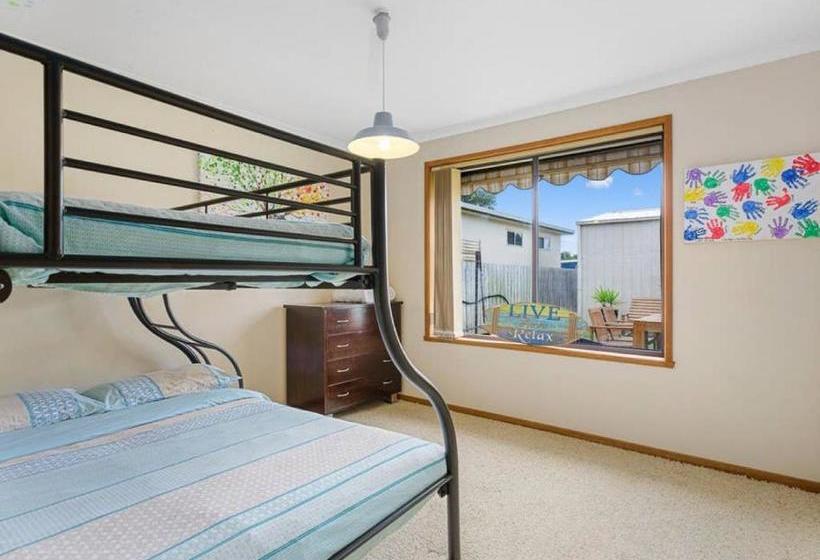 צימר Capel Family Home, Large Yard, Close To Beach